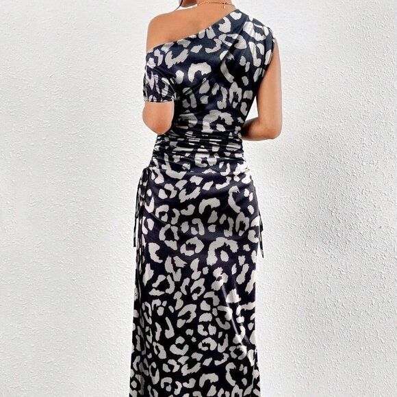 Black Preppy Women's Irregular Shoulder Leopard Print Dress - Picture 2 of 5